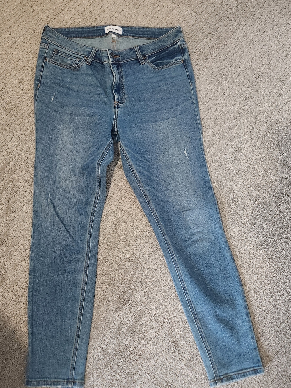 Mid-Wash Skinny Jeans for Women - Classic Slim Fit